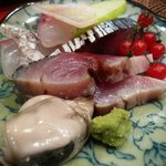新和食 きくい - お造り盛り合わせ（鯛、生鯖、岩牡蠣）