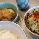 きつねや - ホルモン・小ライス・肉豆腐（小）