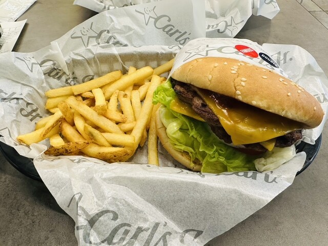 カールスジュニア 秋葉原中央通り店 （Carl's Jr.） - 末広町