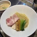ZEN LABORATORY - 濃厚丸鶏つけ麺
