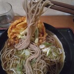 356614802 - かき揚げそば700円、麺リフト(2026.3.6)