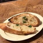 イタリアン食堂 MAS - ガーリックトースト