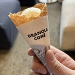 無印良品 つくば並木 コーヒー＆アイススタンド - 料理写真:パイナップル グラノーラコーン