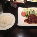 KEGON - Ａランチ　デミグラスソースハンバーグ　８９０円　コーヒー付き