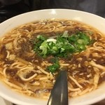 鼎泰豊 - 『酸辣湯』様卓上の黒酢をたっぷりかけてまたもやむせるくらいのお味に仕立てれれば最高です♪