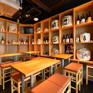【テーブル席：48名様まで】4名掛けテーブルを12卓完備。最大48名様までOK!