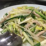 丸林魯肉飯 - 『鶏肉ともやしの炒め』様こちらの料理全て結構味が薄めで日本人としても少しホッと♡