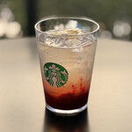 スターバックス・コーヒー - ドリンク写真:T チラックスソーダ ストロベリー 590円