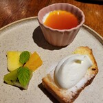 MOKICHI TRATTORIA - パンナコッタ＆パウンドケーキ