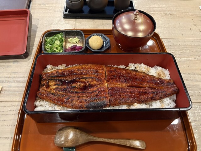 うな希