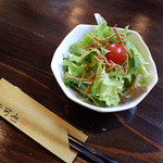 サラダもいただきました。