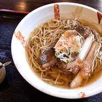 「かも南蛮」（1,250円）。キレイな鴨肉とキレイなお蕎麦。