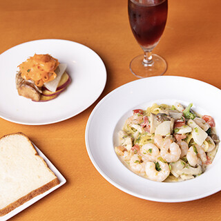 バラエティー豊かなお料理をお得に楽しむ♪ランチコースもご提供