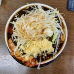 麺屋 元 - 黒マー油ラーメン　ニンニク大盛り・野菜少しマシ