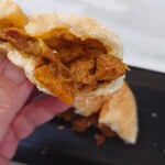 オリミネベーカーズ - 焼きカレーパン　油でベトベトのカレーパンとは別物