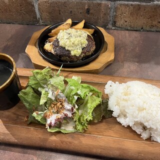 鉄板肉酒場 LOVE&29_0