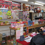 武藤商店 - 駄菓子屋の一角