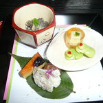 つる幸 - 少し洋のテイストを取り入れたお料理が並びます