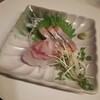 純