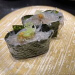 回し寿司 活 美登利 - 生しらす軍艦