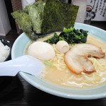 横浜家系ラーメン 魂心家 - 味玉ラーメン