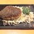 ブロッコリ - 料理写真:粗挽きペッパーハンバーグ