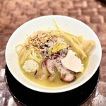 特級鶏蕎麦龍介 - 料理写真:濃厚鶏そば