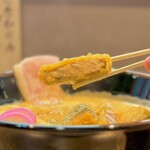 鶏そば 唆る 新瑞橋はなれ × 町中華 - カツ