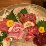 Izakaya Rafu - 鳥刺し5点盛合せ。これで980円は激安。