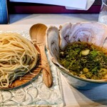 柳麺 呉田 - 料理写真:ざるチャーシューつけ麺(醤油・大盛)