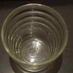 三日月氷菓店 - 食後、ほうじ茶の入ったグラスが何となくイッタラっぽいなぁと思って底を見ると
      フランスのデュラックスで、無骨そうなデザインが多い印象のデュラックスにも
      柔らかいデザインのグラスがあるんだなぁと思いつつ