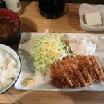 かみ村 - サービスランチＡ（高座豚ロースかつ・ポテサラ・小鉢付き）　730円