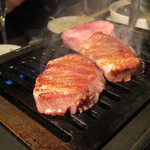 YAKINIKU MARUUSHI - こだわりの絶品 極上厚切り牛タン