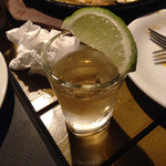 35683377 - メキシカンと言えばやっぱりテキーラ！これ、めちゃ飲みやすいです。後味スッキリ。