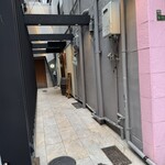 NH - ビルの前あたり