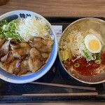 カルビ丼とスン豆腐専門店 韓丼 - 料理写真:デジカルビ丼並630円 小ビビン冷麺480円