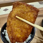 おぼろや - ミニソースカツ丼リフト