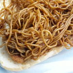 メンチカツ＆焼きそば（具・アップ）