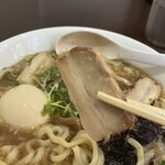 新潟らーめん こばやし - 小ぶりなチャーシューちょいショッパ