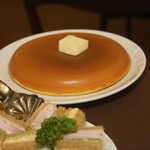 ウエスト ベイカフェ ヨコハマ - お相手のホットケーキ
