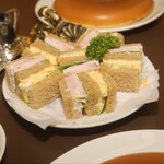 ウエスト ベイカフェ ヨコハマ - ハムとタマゴのサンドウィッチ