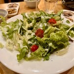 焼鳥とワイン カッシーワ - コースのシンプルグリーンサラダ