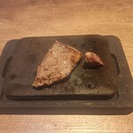 やっぱりステーキ - 料理写真:やっぱりステーキ100g