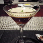 生雲丹・甲殻類のジュレに茴香のクリーム（横から）