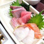 魚平 - お刺身。タコが美味しかった。