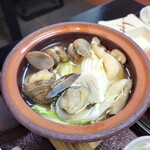 魚平 - 小鍋。アサリの出汁が美味しい。