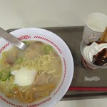 スガキヤ - 料理写真:特製ラーメンとチョコサンデーのセットが半額460円(2026.3.7)