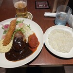 ニユートーキヨー BEER HALL - 海老フライ、ハンバーグ、カニクリームコロッケのセット