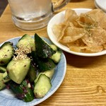 元祖仙台ひとくち餃子 あずま - 梅きゅう ＆ 餃皮チップス・バター醬油