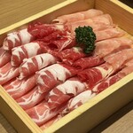 モンゴル薬膳しゃぶしゃぶ小尾羊 - ■四種肉盛合せ ¥3.938